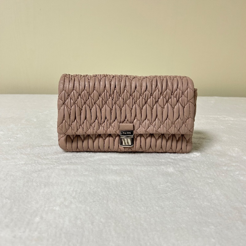 MIU MIU Crystal 皺摺皮革水晶鏈帶 肩背包-5