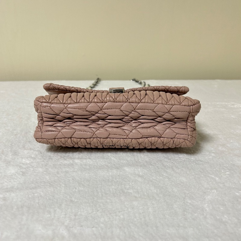 MIU MIU Crystal 皺摺皮革水晶鏈帶 肩背包-12