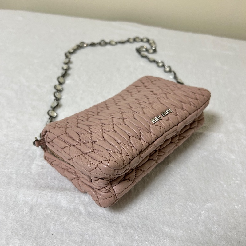 MIU MIU Crystal 皺摺皮革水晶鏈帶 肩背包-15