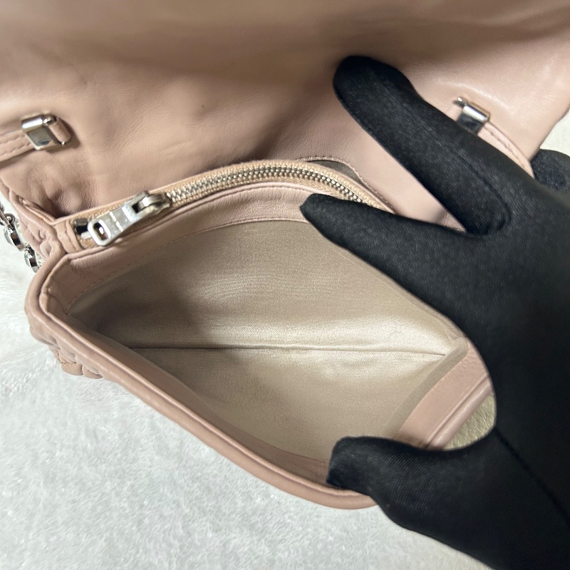 MIU MIU Crystal 皺摺皮革水晶鏈帶 肩背包-20