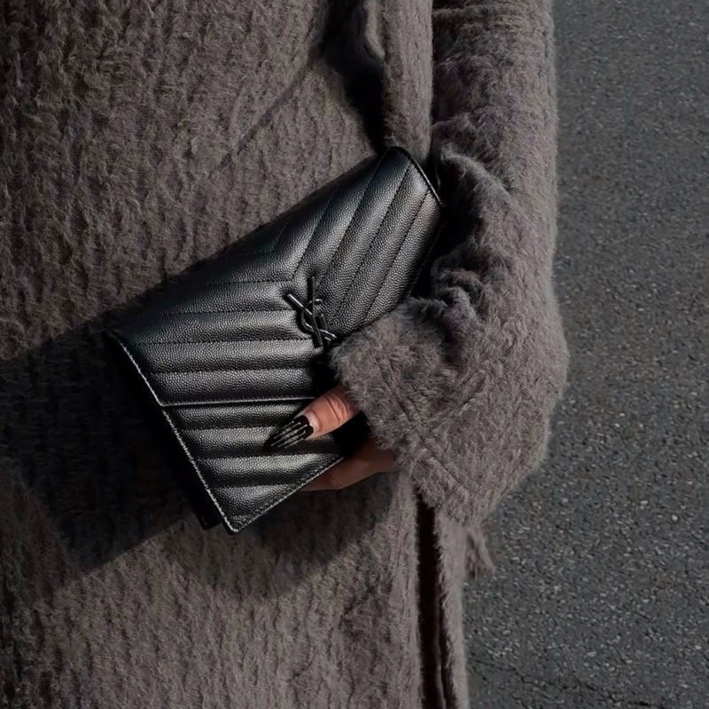 （超新品～ 極稀有⏰） YSL “so black” 全黑魚子醬 信封包-21