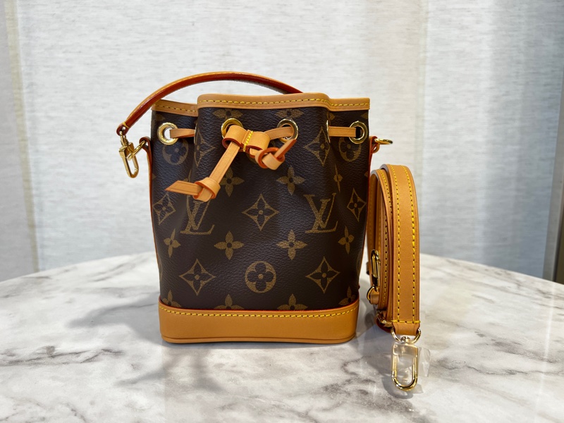 LV 原花金釦Mano Noe 水提斜背水桶包-0