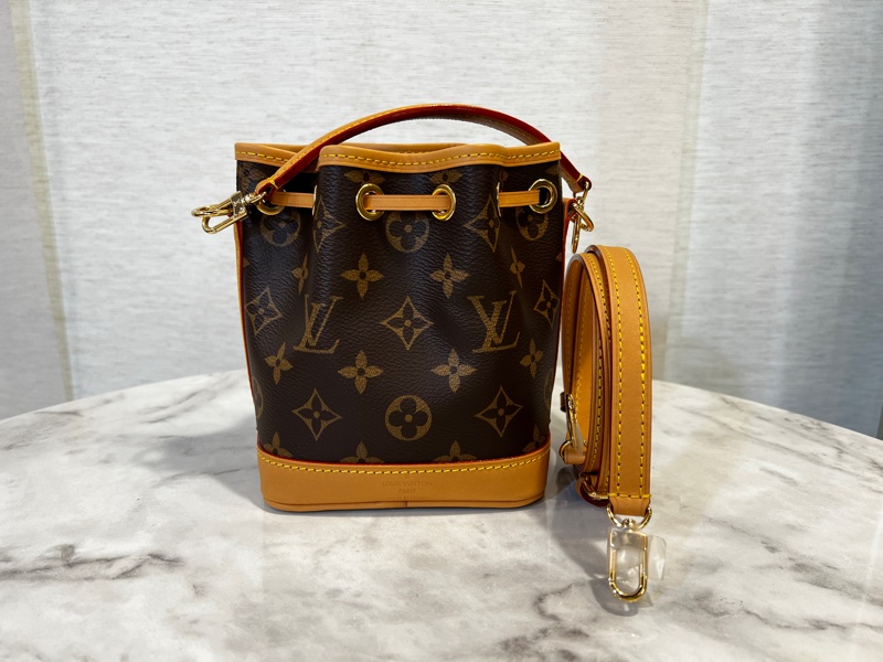 LV 原花金釦Mano Noe 水提斜背水桶包-1