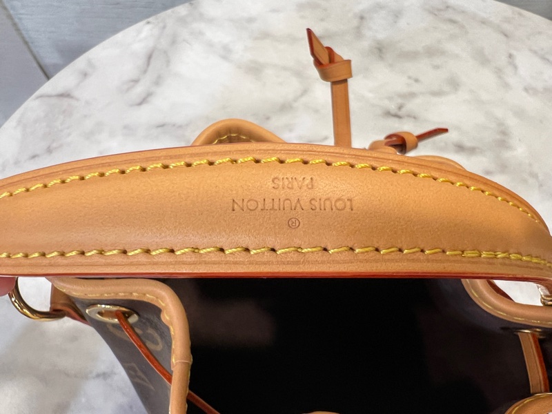 LV 原花金釦Mano Noe 水提斜背水桶包-7