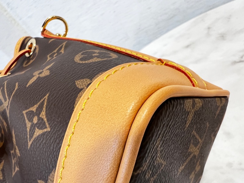 LV 原花金釦Mano Noe 水提斜背水桶包-9