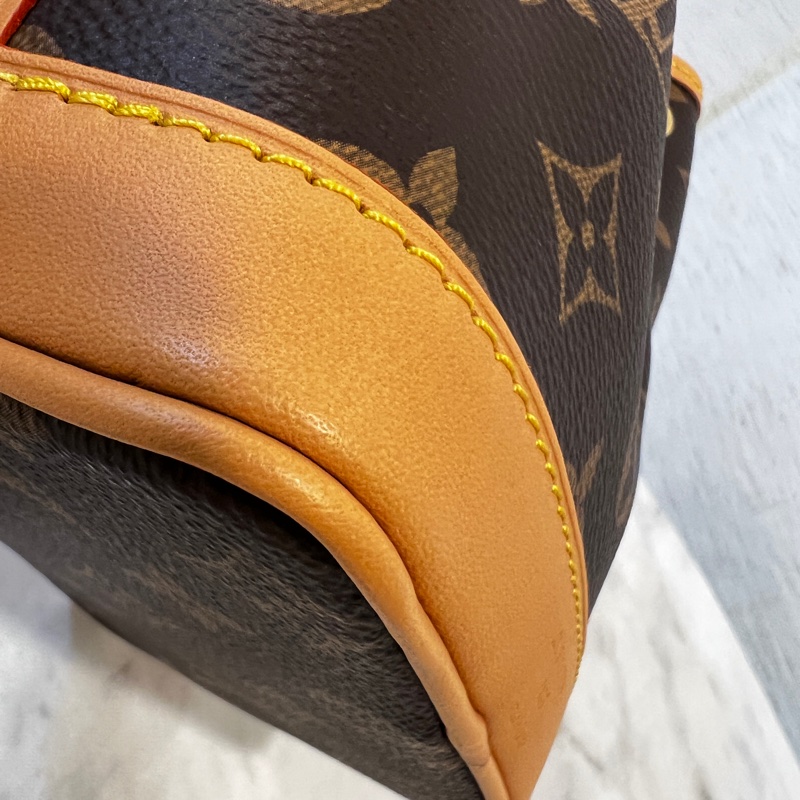 LV 原花金釦Mano Noe 水提斜背水桶包-11