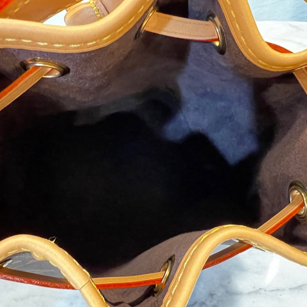 LV 原花金釦Mano Noe 水提斜背水桶包-12