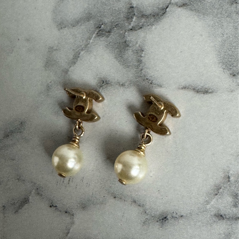 Chanel白雙C珍珠耳環-4