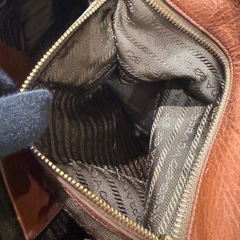 Prada 棕色公事包 防塵袋 ❤️‍🔥❤️‍🔥誰背誰賺錢-11