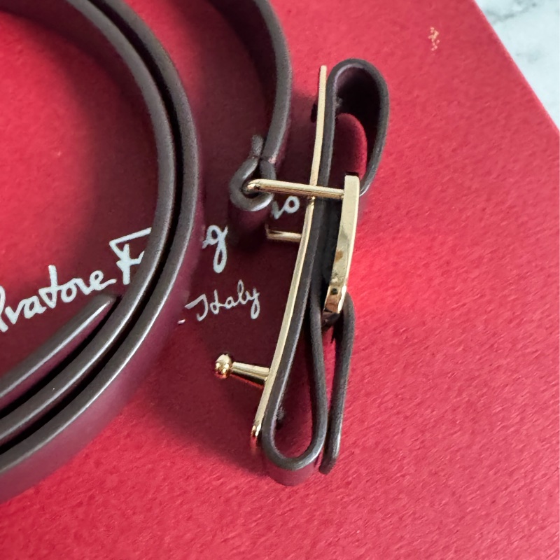 Ferragamo酒紅色金logo細腰帶  真的必買✨-5