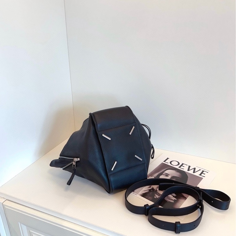 Loewe  Hammock 黑銀吊床包-2