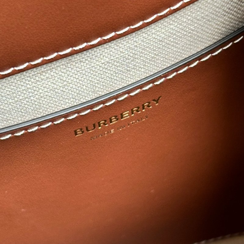 ::Burberry:: TB Bucket Bag 經典格紋水桶手袋 Leather Small TB Bucket Bag-Dark Birch Brown-10