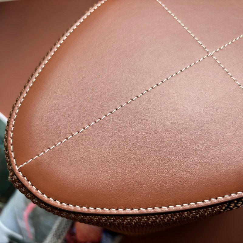 ::Burberry:: TB Bucket Bag 經典格紋水桶手袋 Leather Small TB Bucket Bag-Dark Birch Brown-17