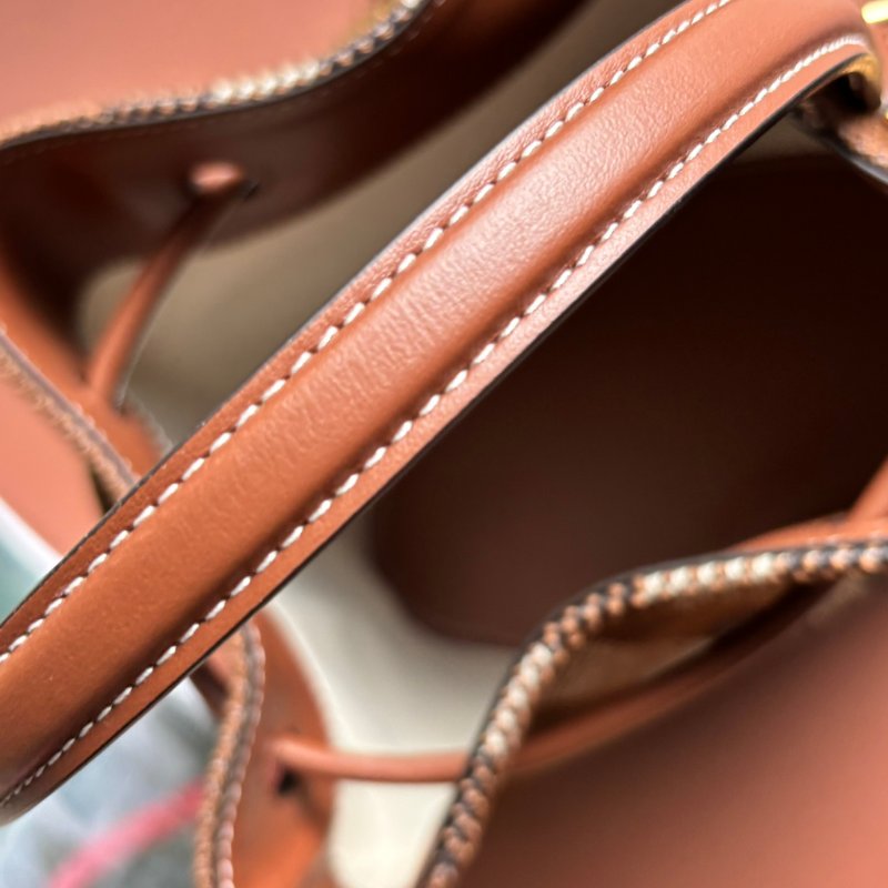 ::Burberry:: TB Bucket Bag 經典格紋水桶手袋 Leather Small TB Bucket Bag-Dark Birch Brown-21