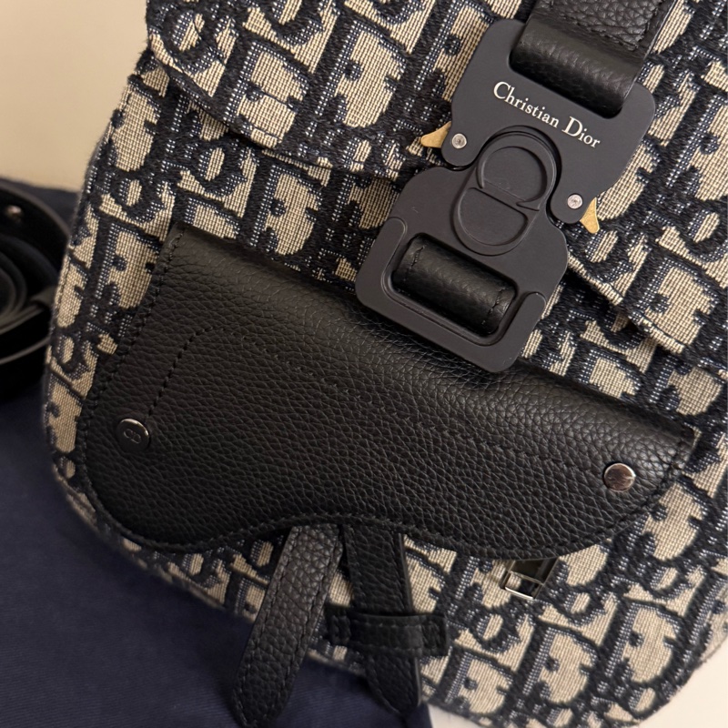 DIOR Saddle 老花後背包/ 男女皆適合-1