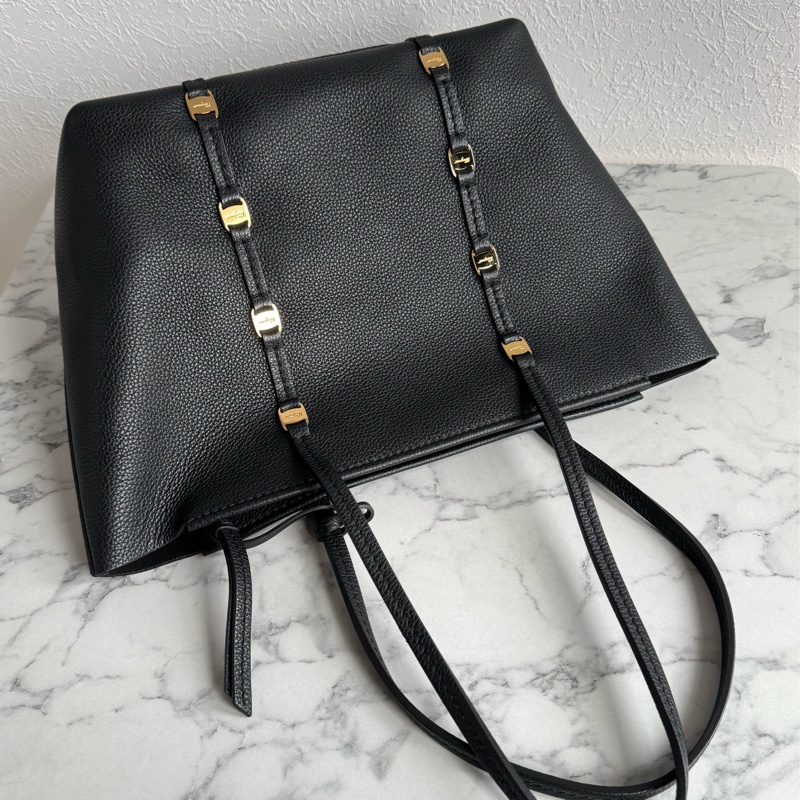 Ferragamo 黑色小金logo肩背包-0