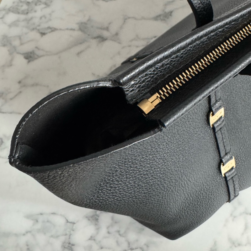 Ferragamo 黑色小金logo肩背包-10