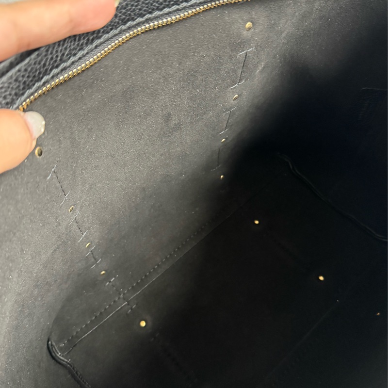 Ferragamo 黑色小金logo肩背包-18