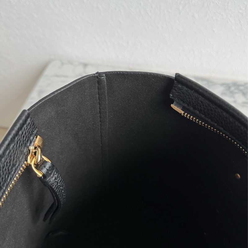 Ferragamo 黑色小金logo肩背包-23