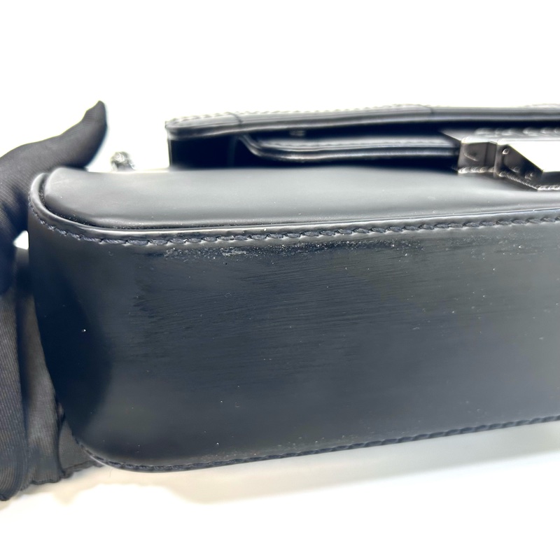 Chanel滑面牛皮雙蓋下銀釦單鏈包A29303-10