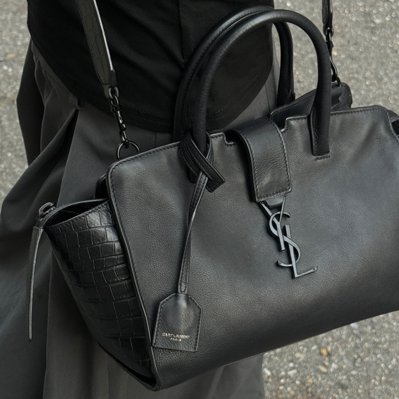 （極新🎁 超稀有） YSL “so black” 全黑鱷魚紋 斜背包 專櫃13萬！-0