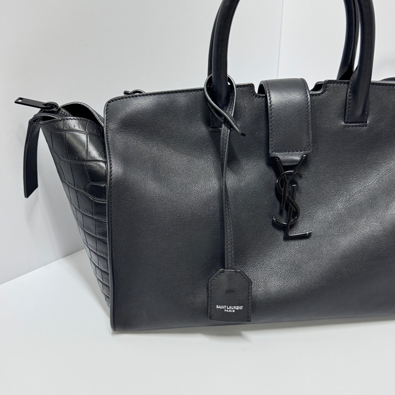 （極新🎁 超稀有） YSL “so black” 全黑鱷魚紋 斜背包 專櫃13萬！-9