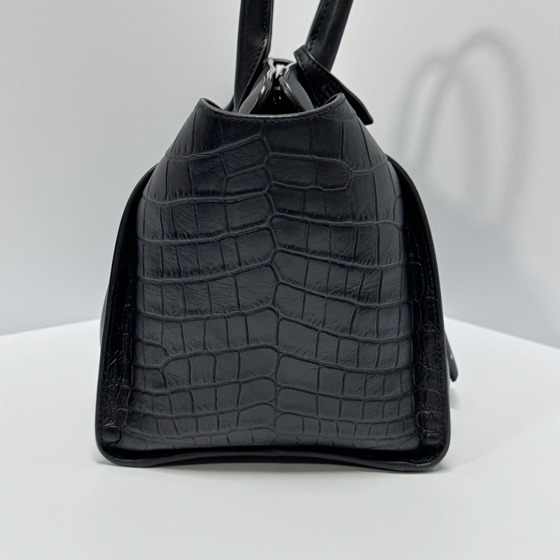 （極新🎁 超稀有） YSL “so black” 全黑鱷魚紋 斜背包 專櫃13萬！-12