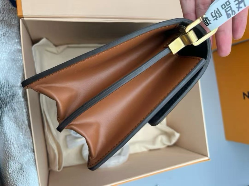 25年10月路易威登Lv達芙妮中號 五金全膜 內里乾淨-3