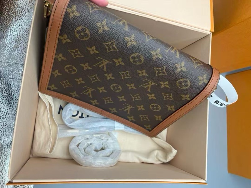 25年10月路易威登Lv達芙妮中號 五金全膜 內里乾淨-4