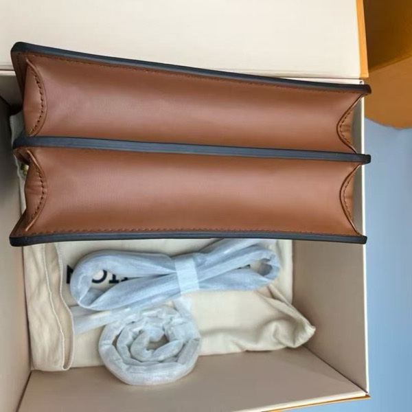 25年10月路易威登Lv達芙妮中號 五金全膜 內里乾淨-14