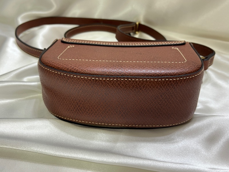 Longchamp ÉPURE 斜背袋 S 棕色-9