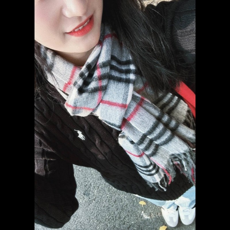 Burberry 灰色格紋羊毛圍巾-0