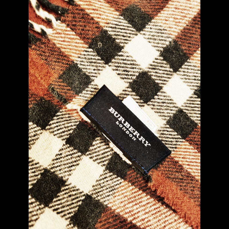 Burberry 咖色格紋多用途披肩-10