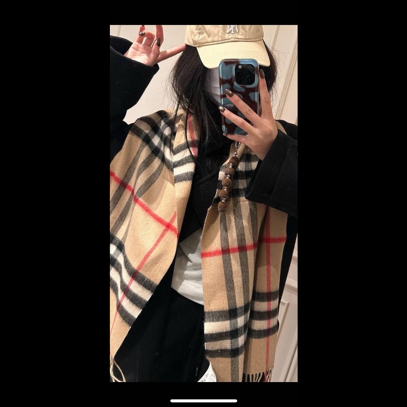 Burberry 經典駝色格紋羊毛圍巾-2