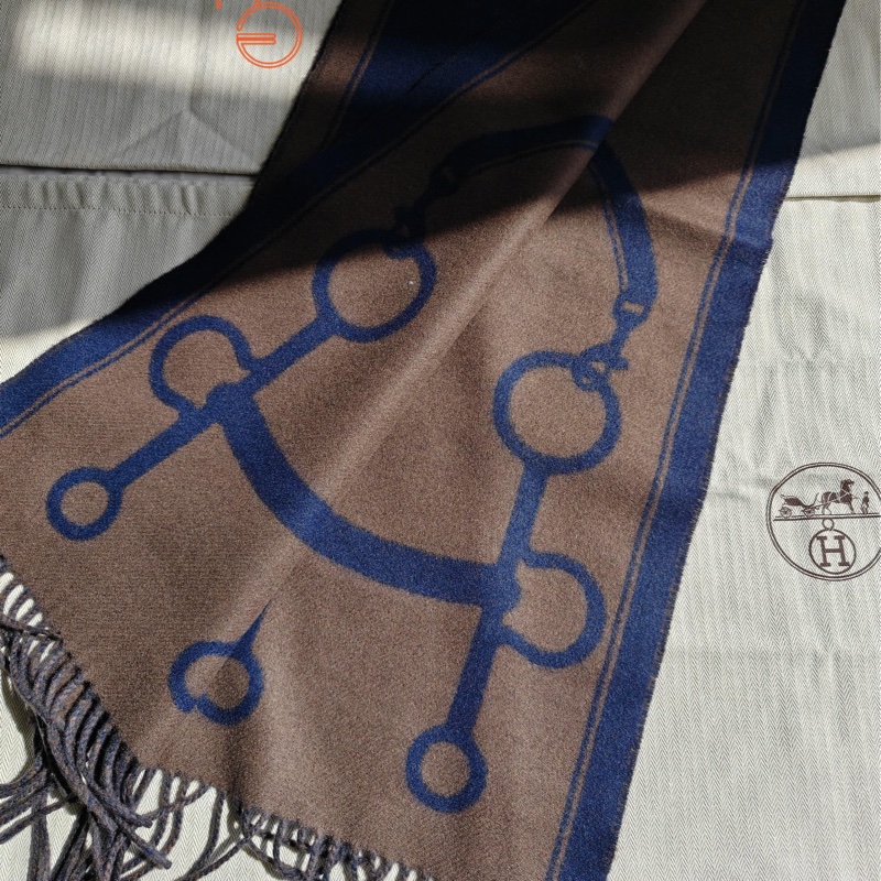 愛馬仕秋冬圍巾🧣頸巾Hermes Casaque Mors Scarf 黑和綠色（全新品）-1