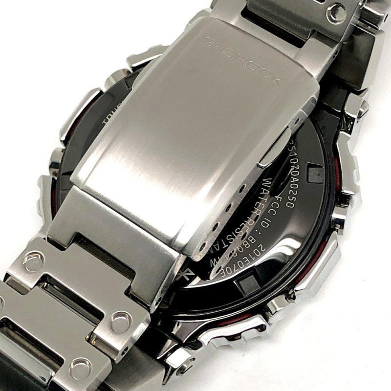 卡西歐 G-SHOCK GMW-B5000D-1C 手錶，全金屬錶殼，第一代表盤顏色，電波校時太陽能動力，藍牙，手機連接，LED 背光，旋入式後蓋，銀色，2025 年 6 月發售，Mikunigaoka 商店，IT61W8EK1S2O-4