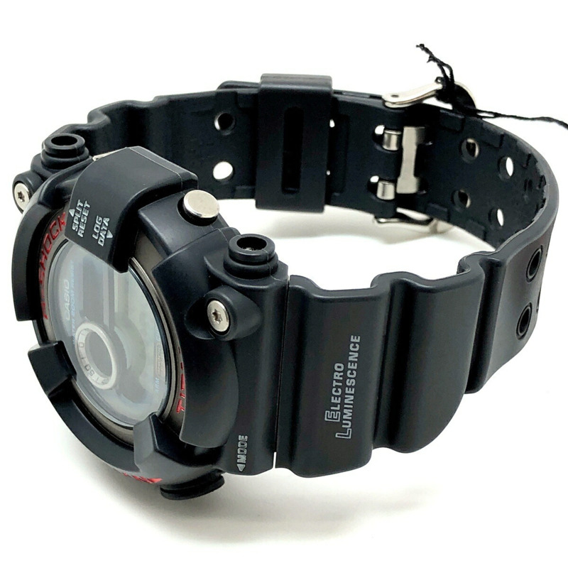 Casio G-SHOCK FROGMAN DW-8200-1A 手錶，第二代 Frogman，鈦金屬錶殼，EL 背光，紅/深灰色，1995 年 6 月發布，Mikunigaoka 商店，ITCYRXFS5KJW-4