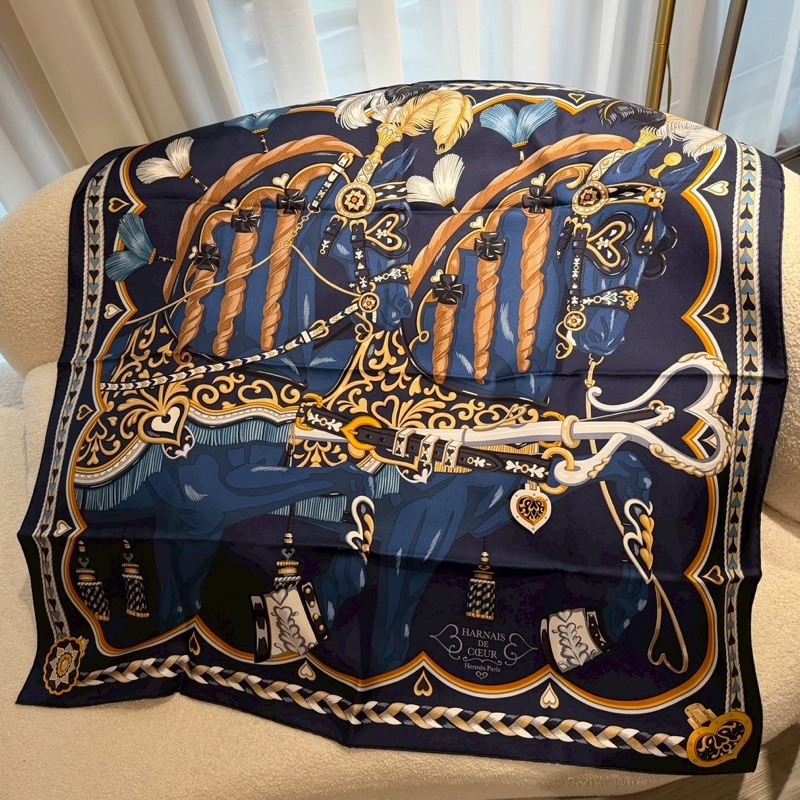 HERMES 心型輓具絲巾 全新品-0