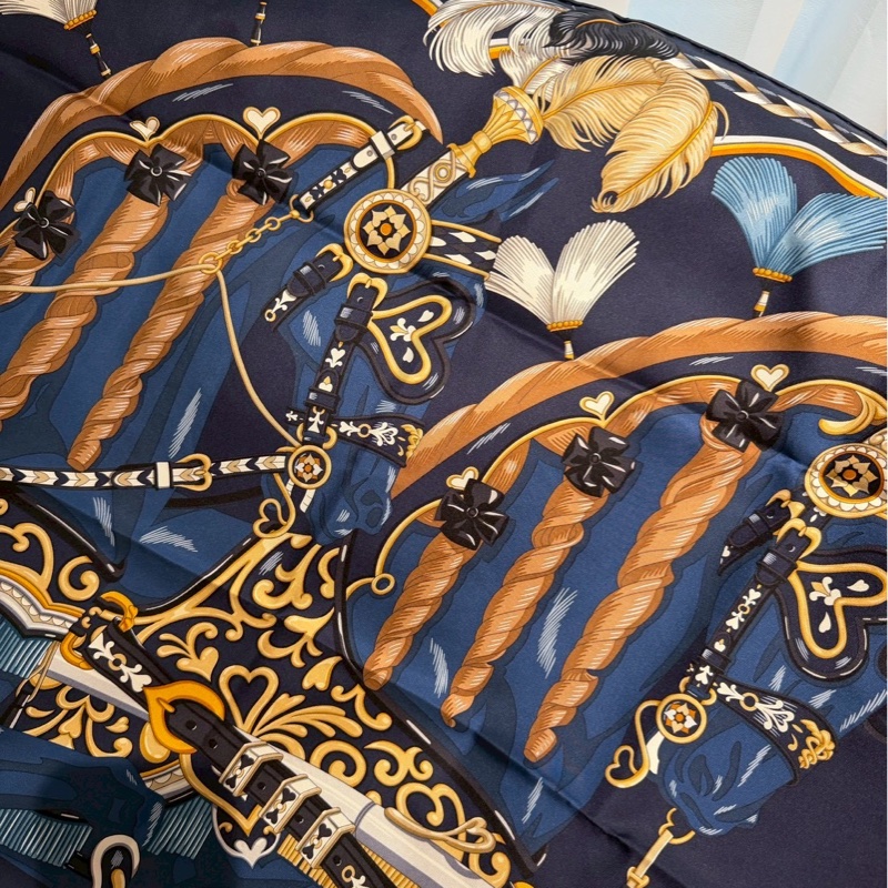 HERMES 心型輓具絲巾 全新品-2