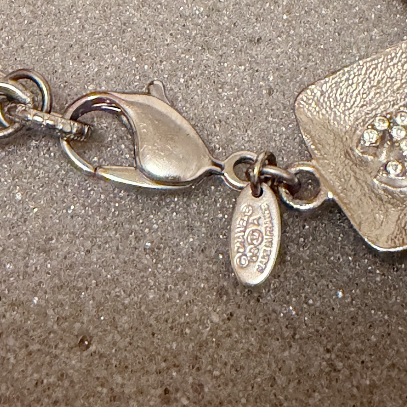 🍒CHANEL CC標誌由人造黑、白珍珠及黑色瑪瑙與水鑽方形金屬鏈條組成長鏈3F251108-1-11