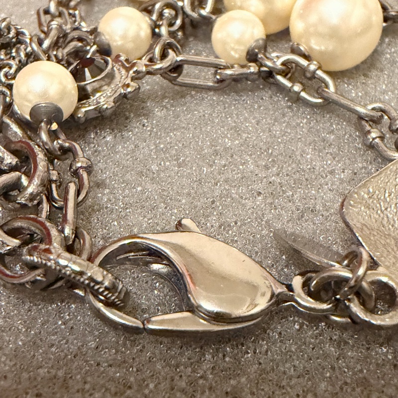 🍒CHANEL CC標誌由人造黑、白珍珠及黑色瑪瑙與水鑽方形金屬鏈條組成長鏈3F251108-1-12