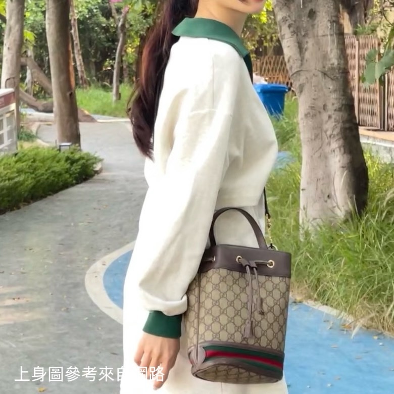 GUCCI Ophidia帆布老花紅綠織帶水桶包-7