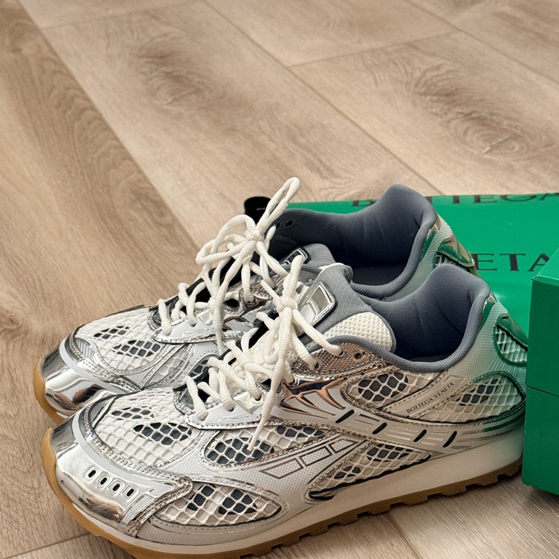 BV Orbit 近全新（只穿過兩次）男生熱銷尺寸45號白金銀-0