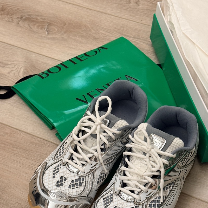 BV Orbit 近全新（只穿過兩次）男生熱銷尺寸45號白金銀-4