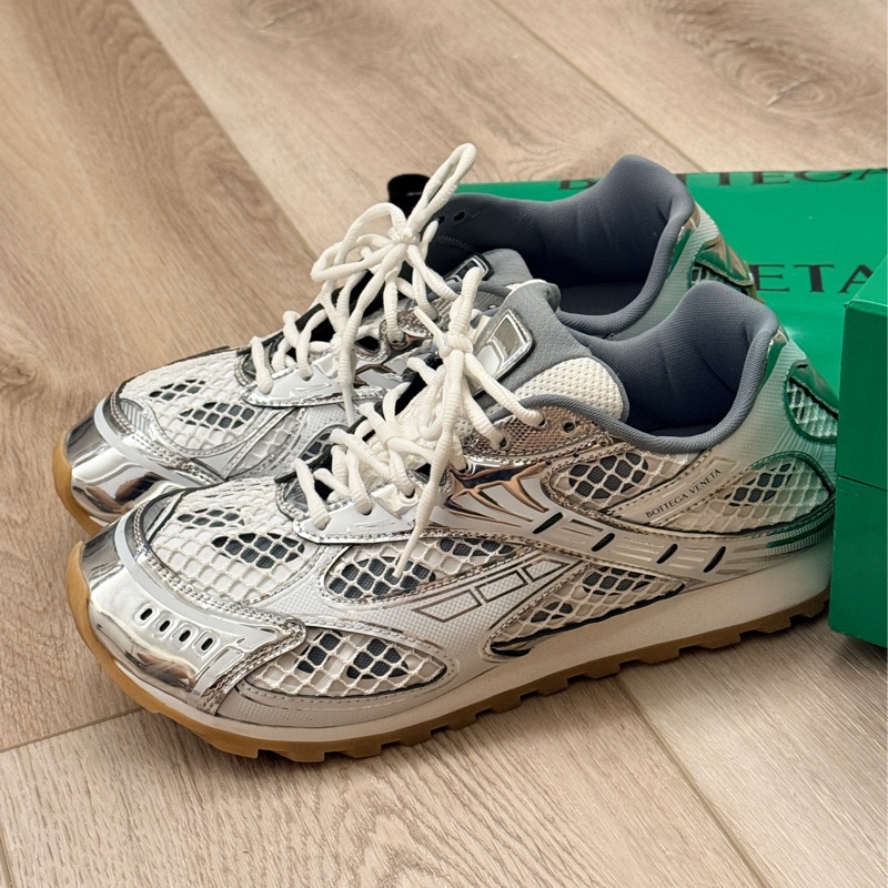 BV Orbit 近全新（只穿過兩次）男生熱銷尺寸45號白金銀-5