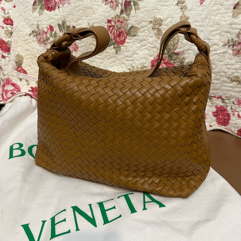 Bottega Veneta Intrecciato Pyramid BV焦糖色經典款肩背包-0