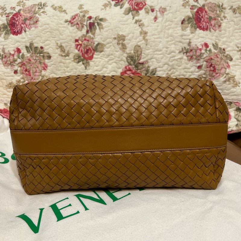 Bottega Veneta Intrecciato Pyramid BV焦糖色經典款肩背包-3