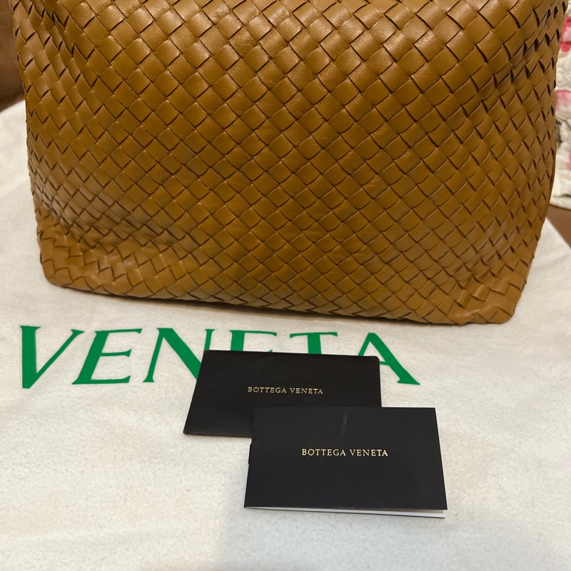 Bottega Veneta Intrecciato Pyramid BV焦糖色經典款肩背包-14