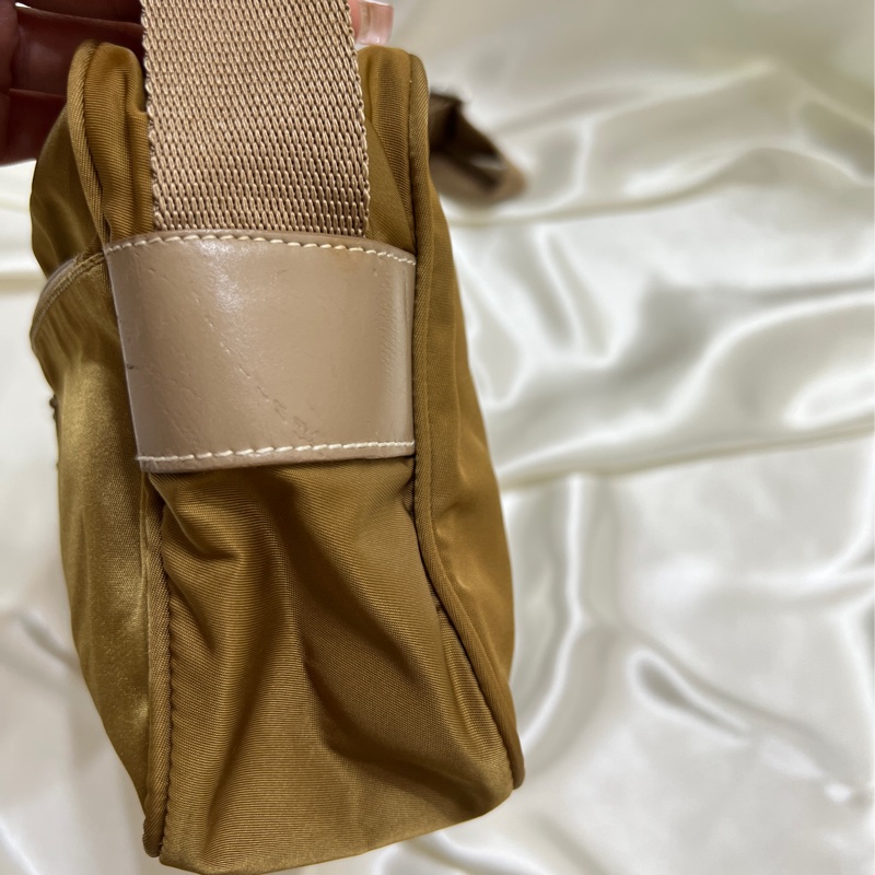 Prada 卡其色相機包 男女共用-4