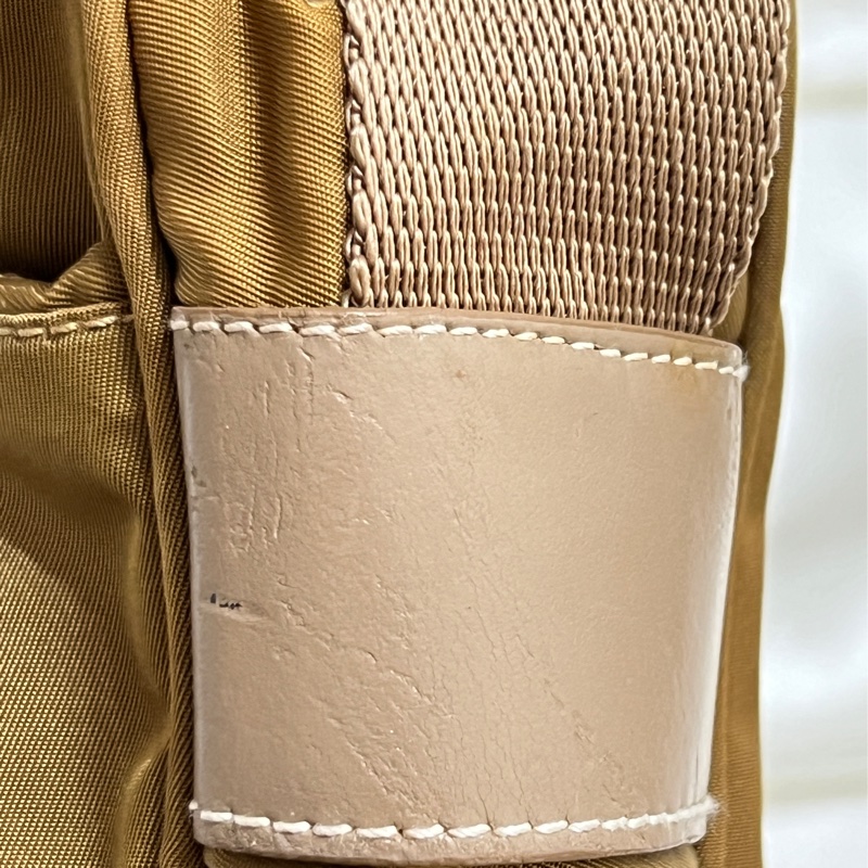 Prada 卡其色相機包 男女共用-5